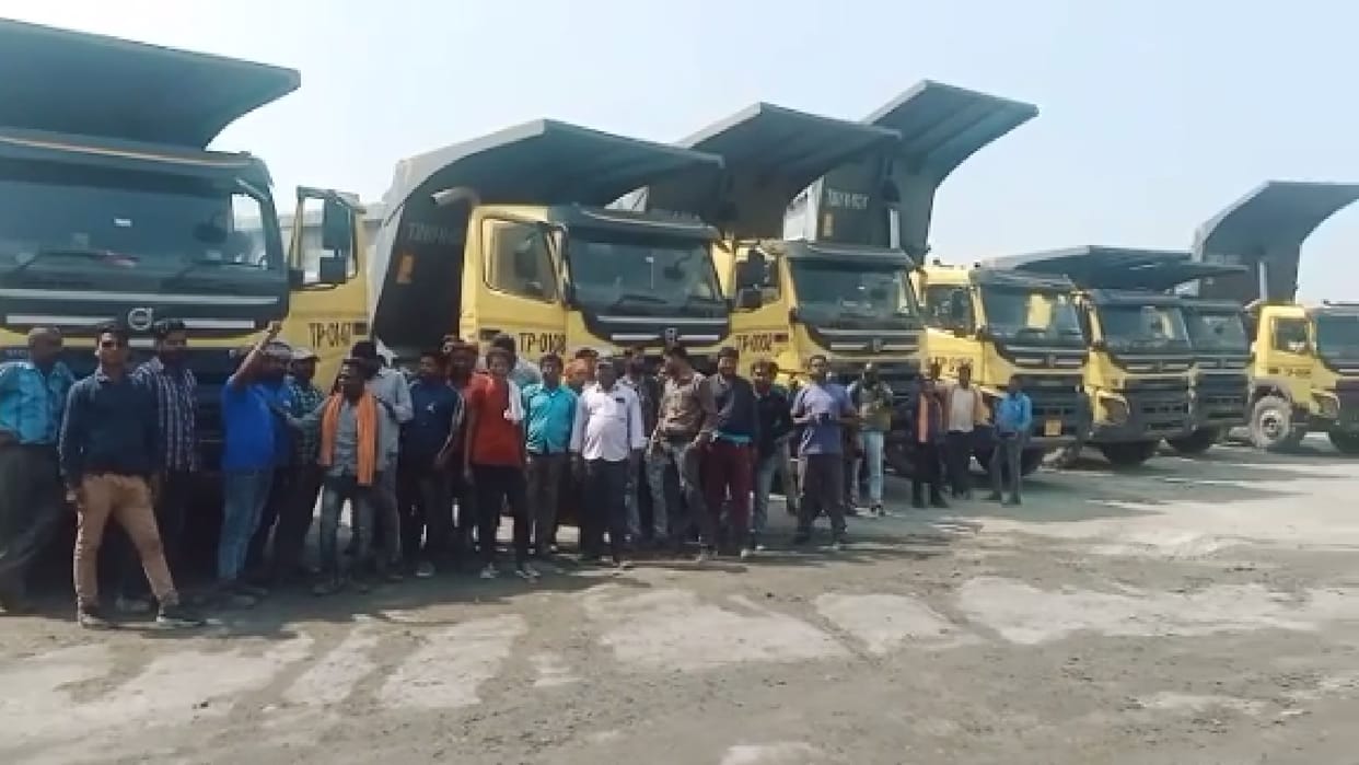 narayani company cntract workers on strike for diwali bonus in chhattisgarh