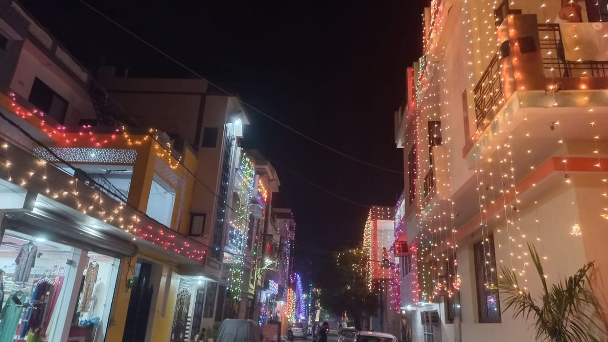 Chhoti Diwali celebrated with gaiety, buildings lit up