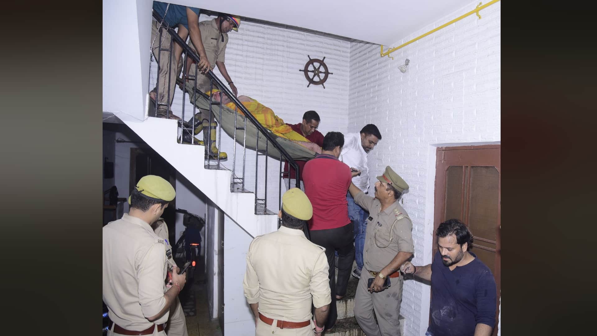 Retired IPS officer dies due to fire in house, neighbors and acquaintances do not believe in the incident