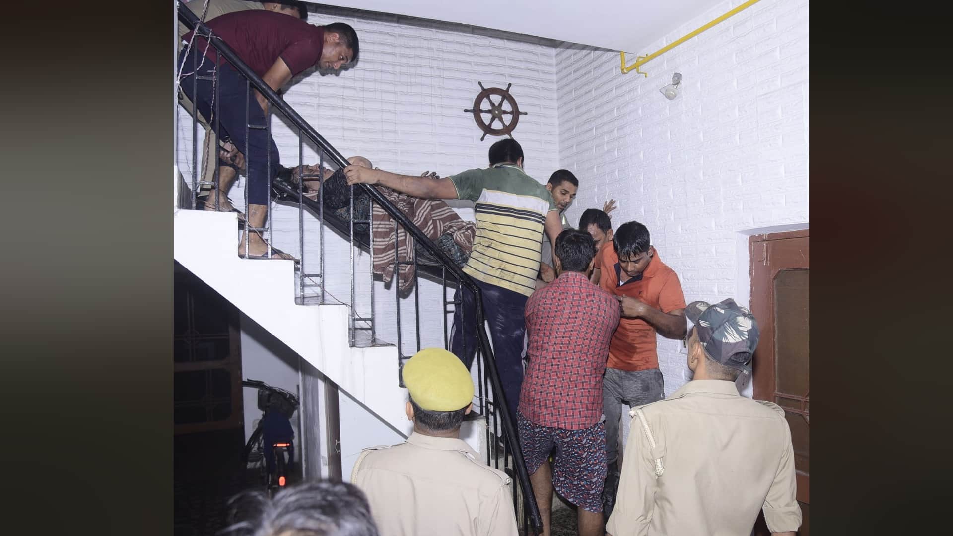 Retired IPS officer dies due to fire in house, neighbors and acquaintances do not believe in the incident