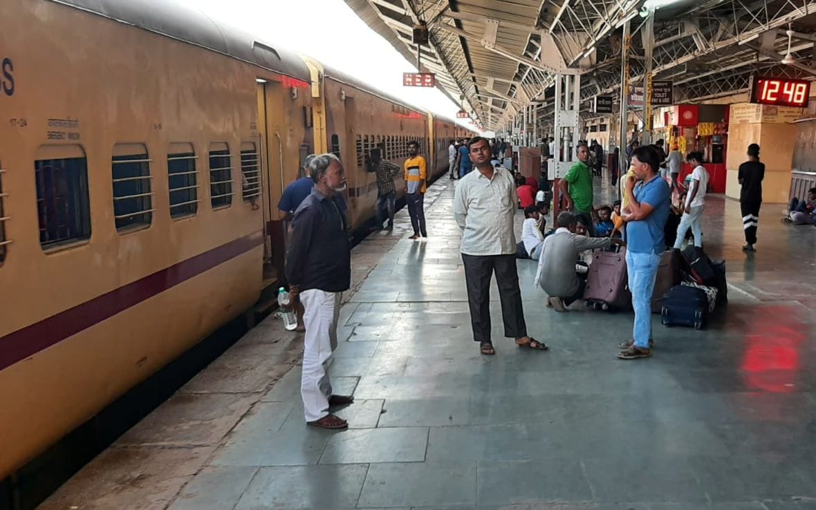 Train,diwali,gonda