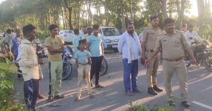 The bus trampled the bike riders, two died