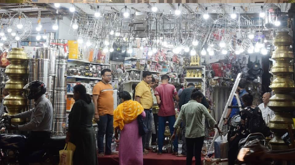 Diwali 2022: The markets of Madhya Pradesh are buzzing
