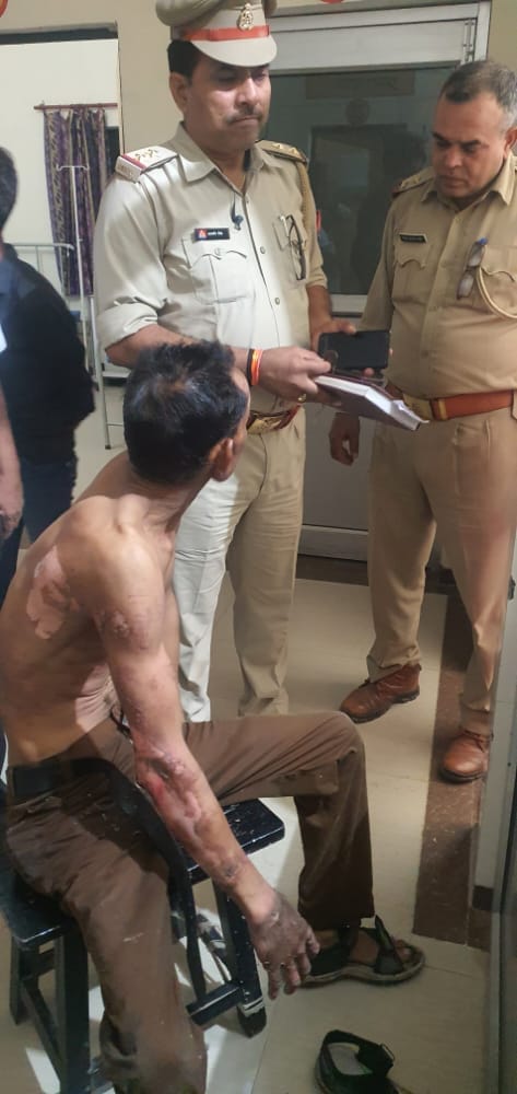 young man set fire to shop for refusing to give liquor in Pilibhit s Barkheda