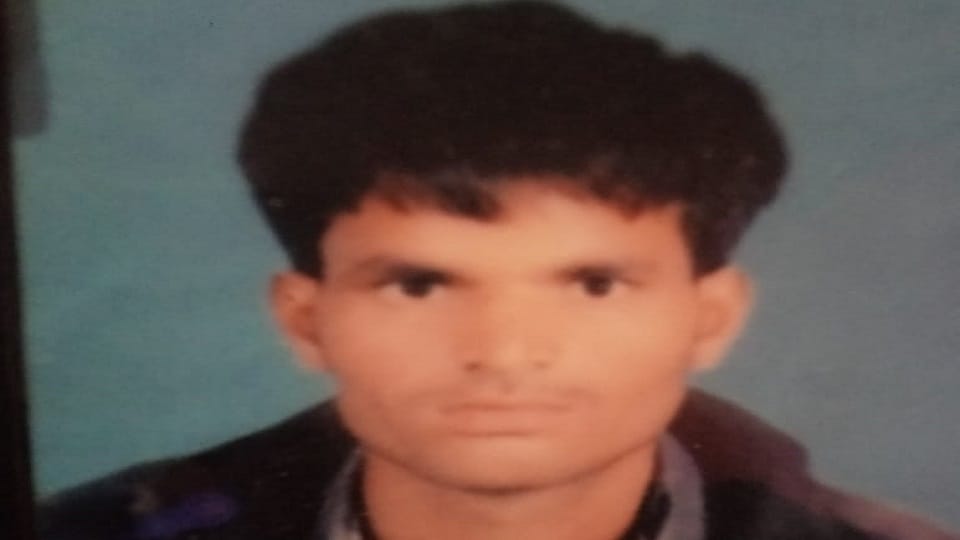 Jhansi Accident Youth dies in road accident in Jhansi