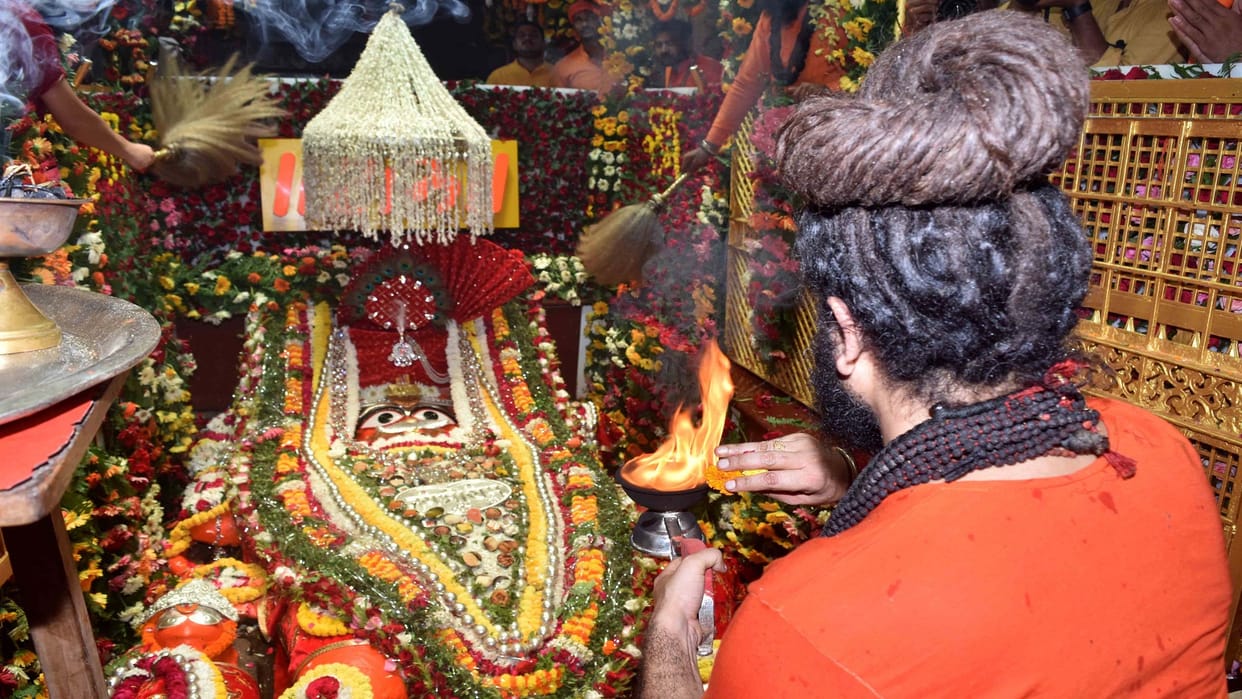 Jayanti: Bajrangbali devotees gathered at the big Hanuman temple