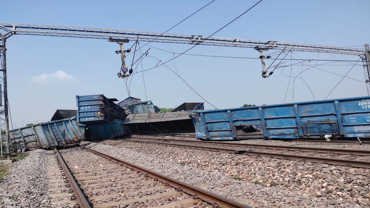 UP: 29 wagons of goods train derailed, Kanpur - Prayagraj route stalled