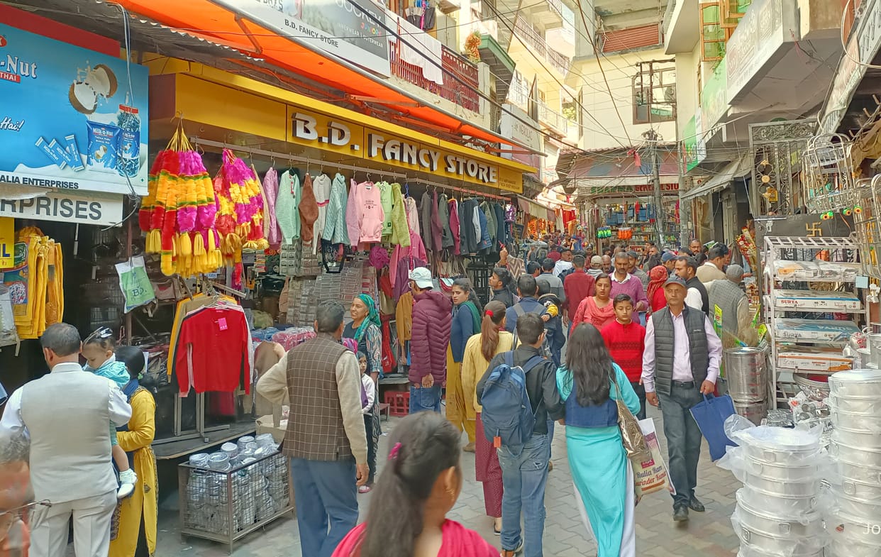 rampur thousands people shoping for diwali
