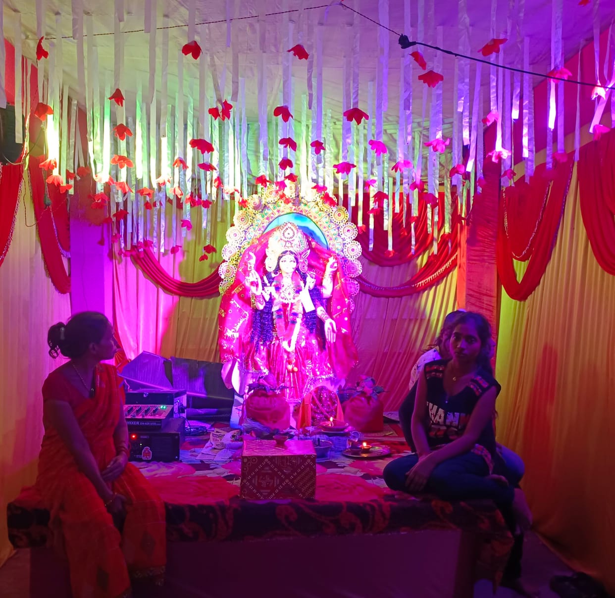 idols of goddess laxmi installed in pandal