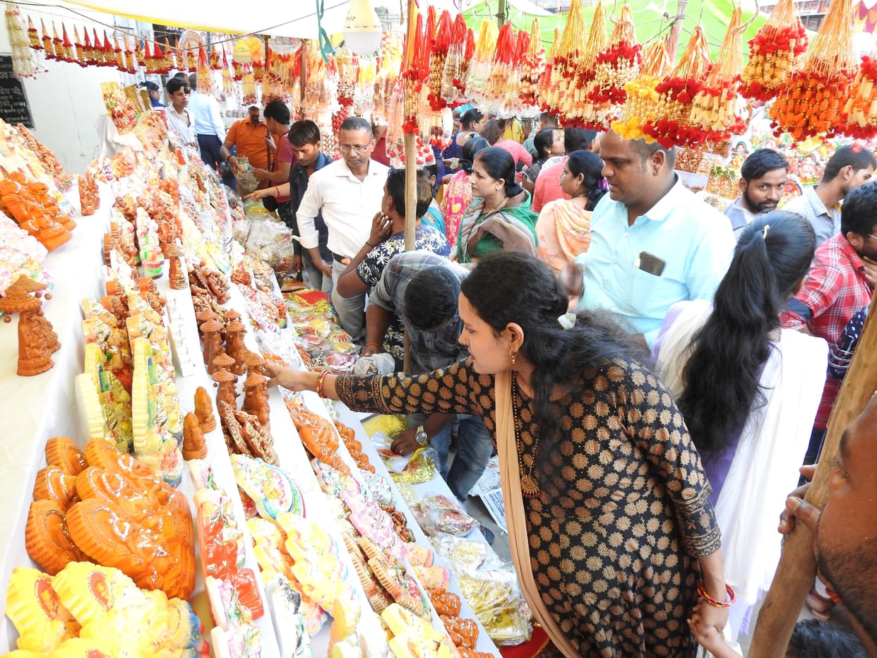 sell begins in good time on dhanteras