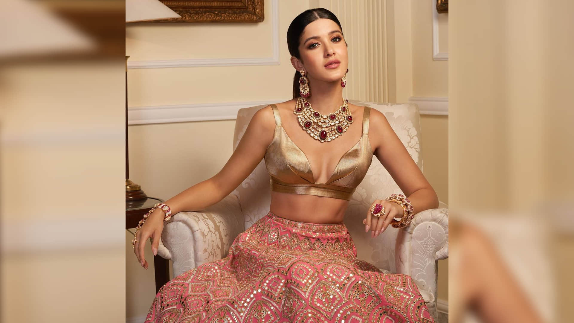 shanaya kapoor diwali look in green lehenga ideal for next wedding season