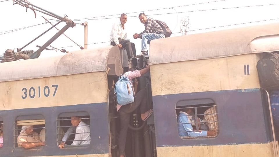 when no space in trains and buses people sat on the roofs and went home on diwali