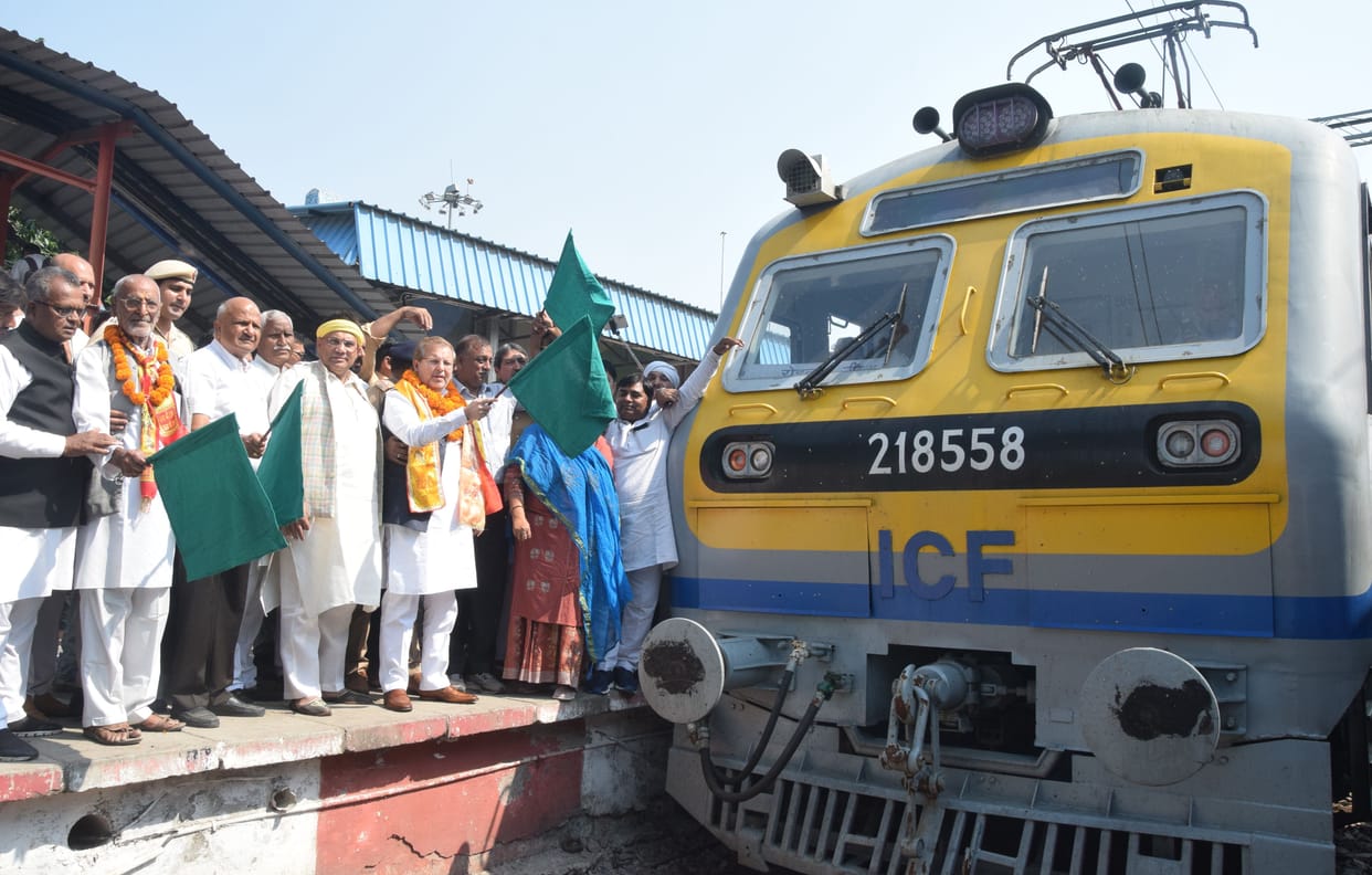 MP flagged off MEMU train on Rohtak-Jind route