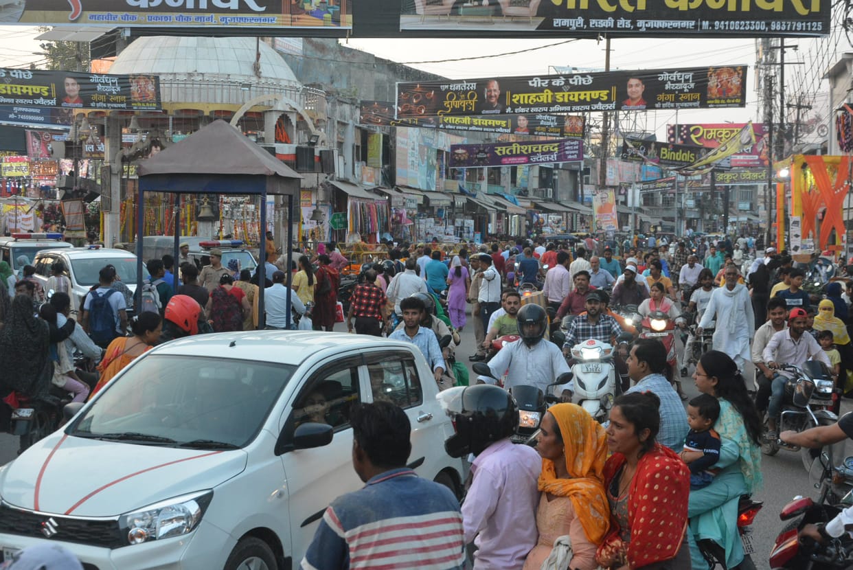 Crowd gathered in the markets, police remained alert