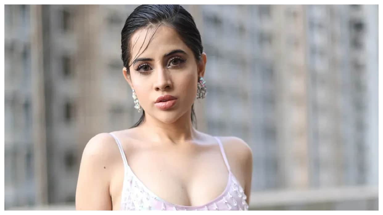 urfi javed bold look with diamond hands top know how did she make it