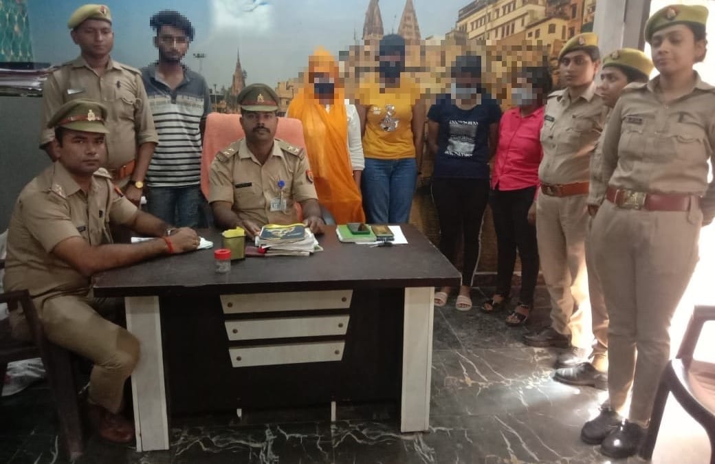 Prostitution Was Going In spa centre in varanasi Five arrested including 4 girls