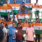 भारत की जीत जश्न मनाते लोग