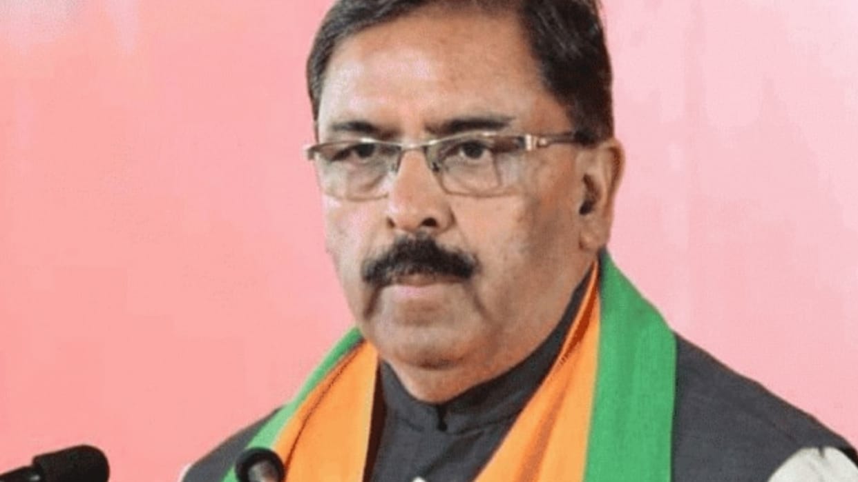 Arun Chaturvedi targets Gajendra Singh Shekhawat on his controversial comment