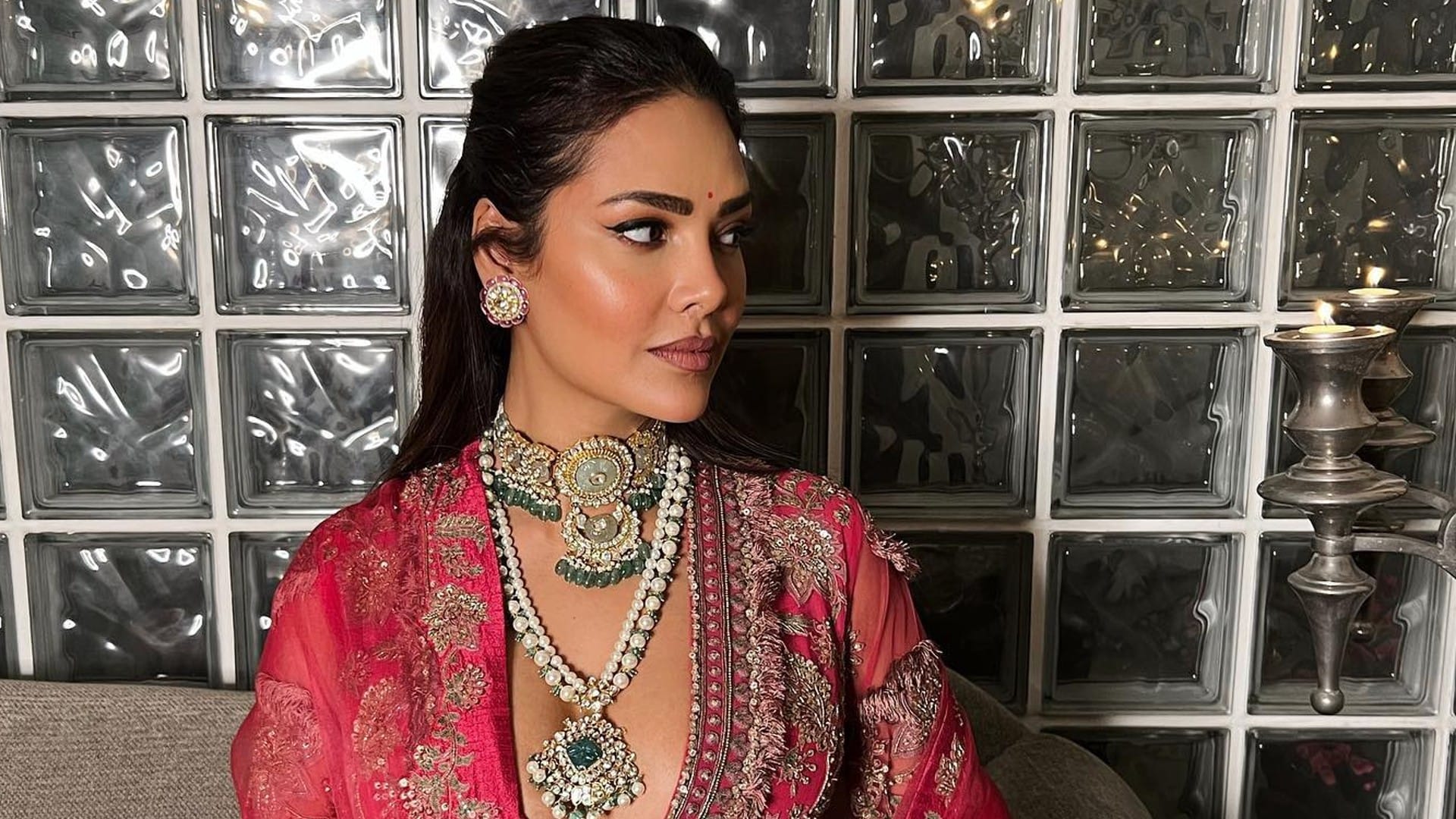 Photos of the day Janhvi Kapoor Sara Ali Khan Kiara Advani Shraddha Kapoor Urvashi Rautela Celebrity updates