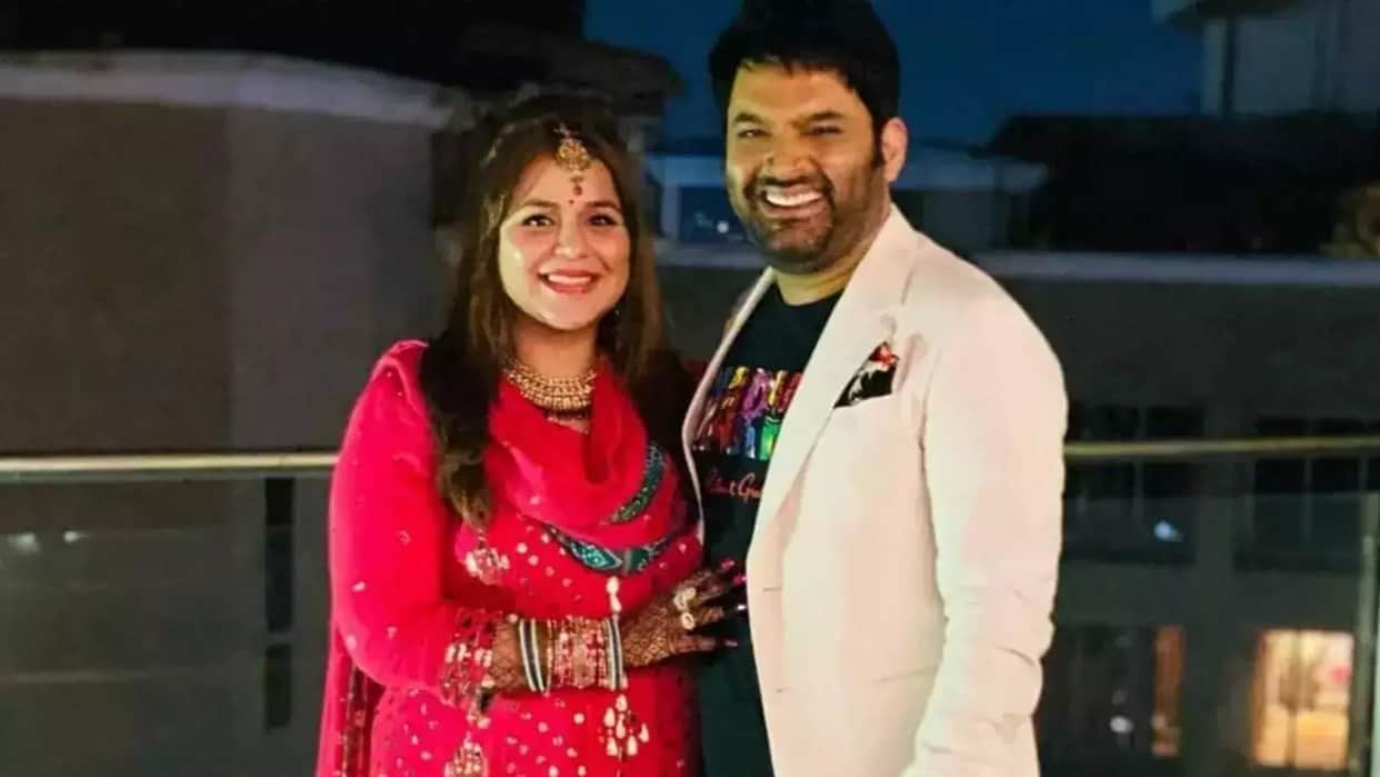 Kapil Sharma Kissed his wife Ginni Chatrath in Krishna kumar Diwali Party Video goes Viral