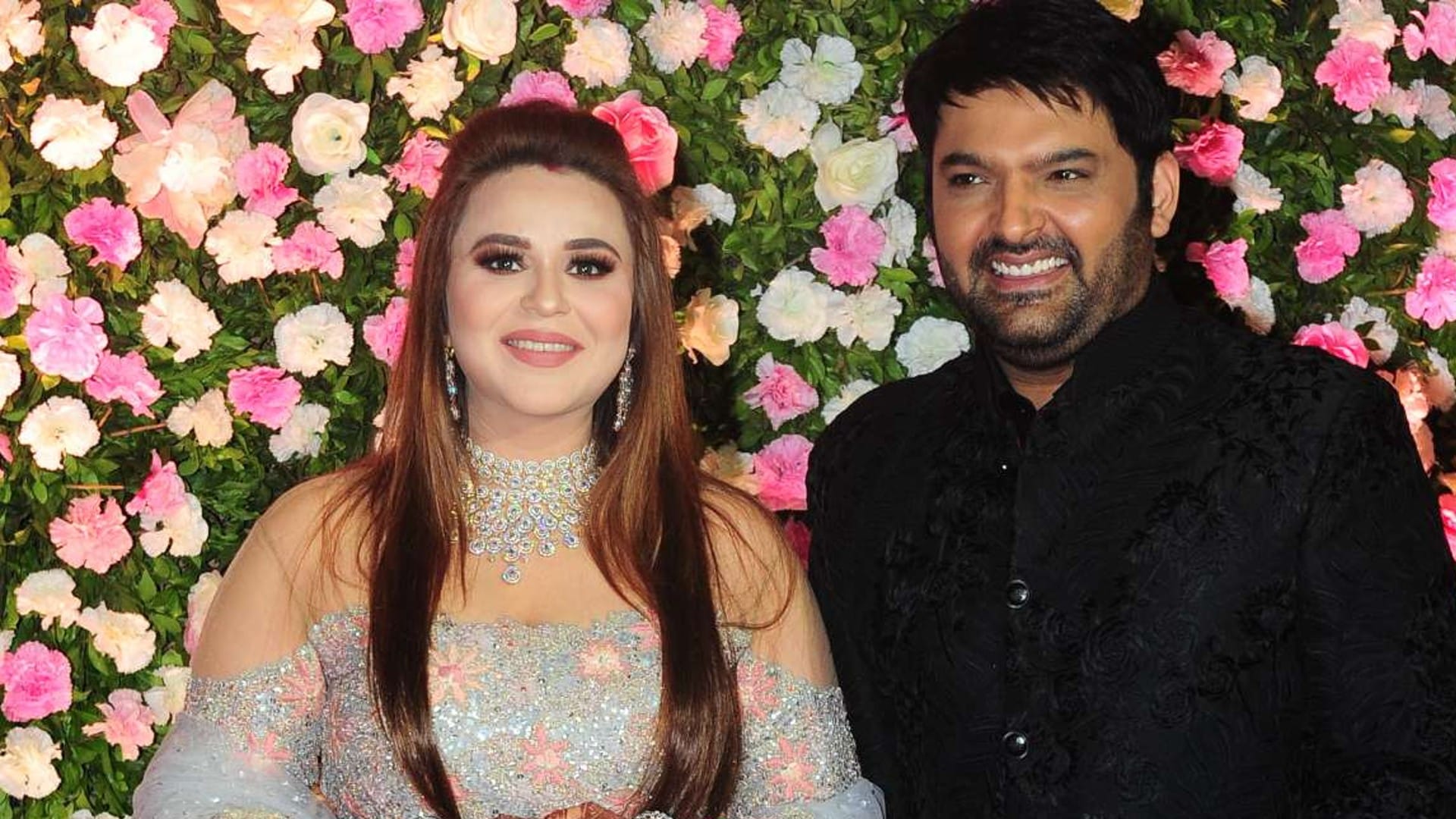 comedy king kapil sharma get confused by a question on wife gini chatrath see his reaction