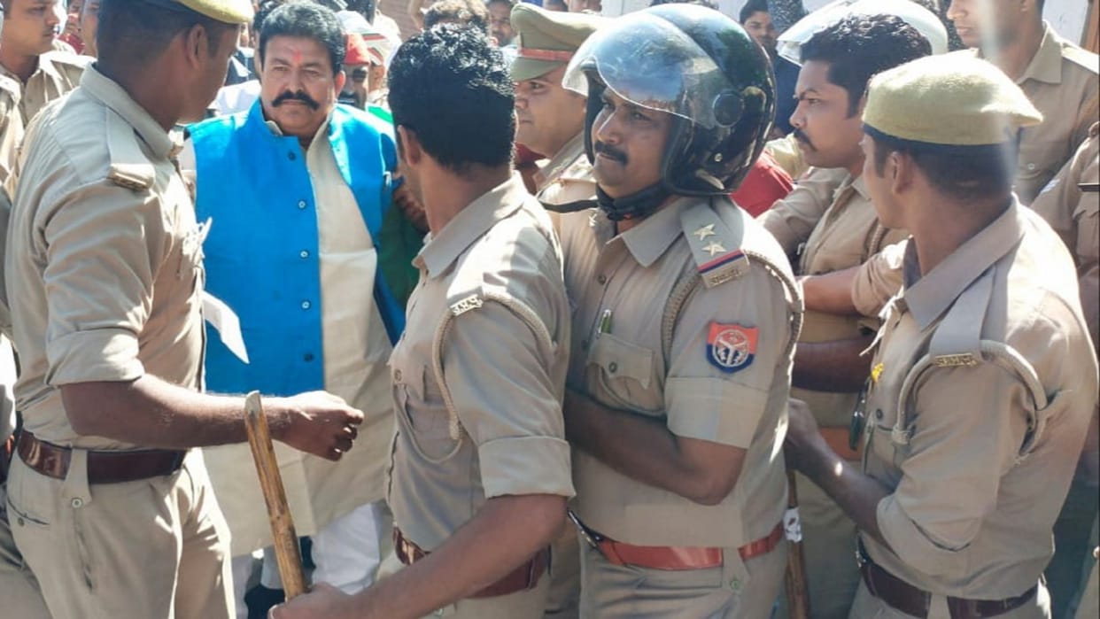 Former minister Radheshyam Singh arrested who came to protest in Kushinagar