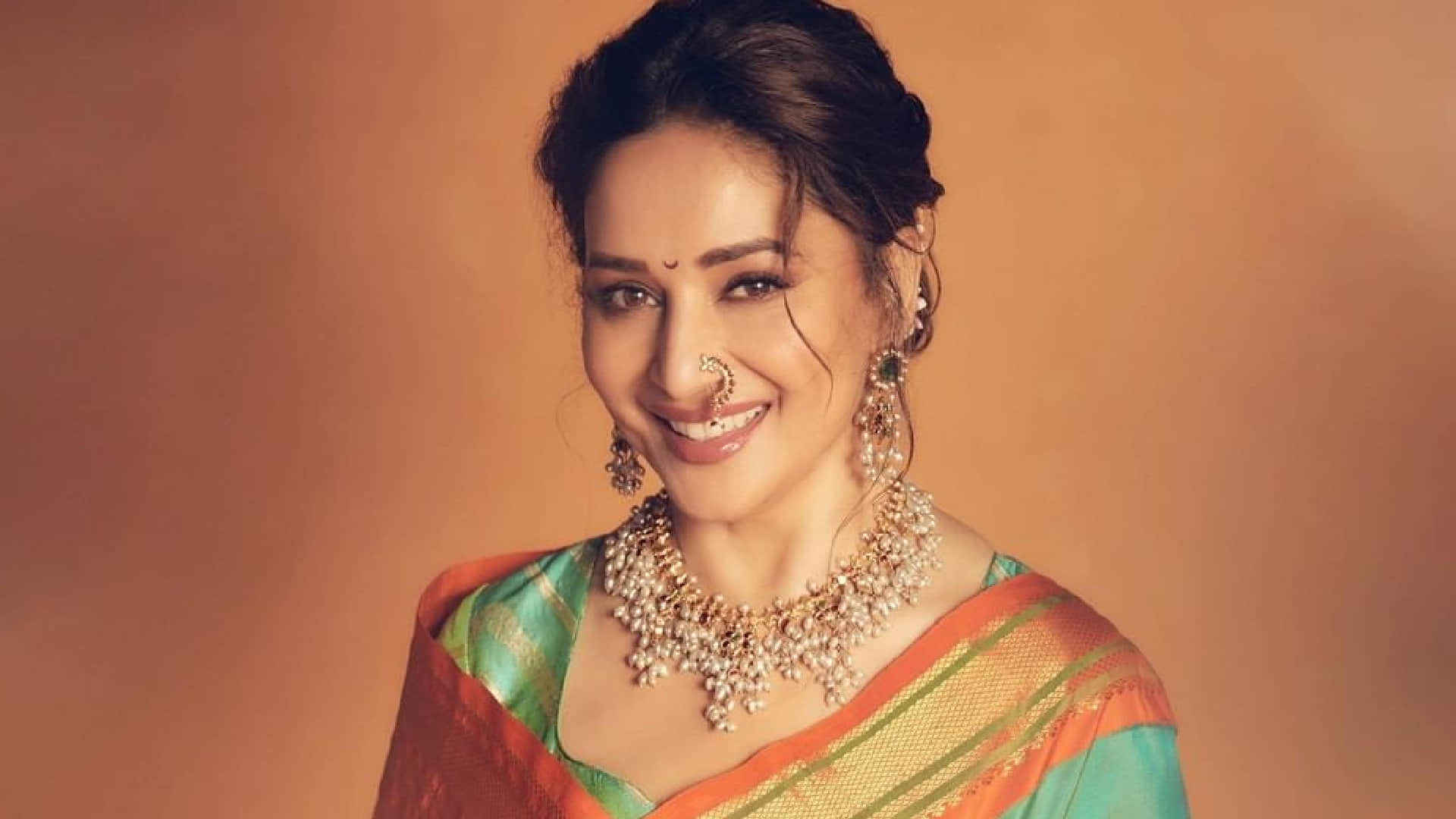 Tuesday Fitness: know the workout routine and diet plan of bollywood dhak dhak girl Madhuri Dixit
