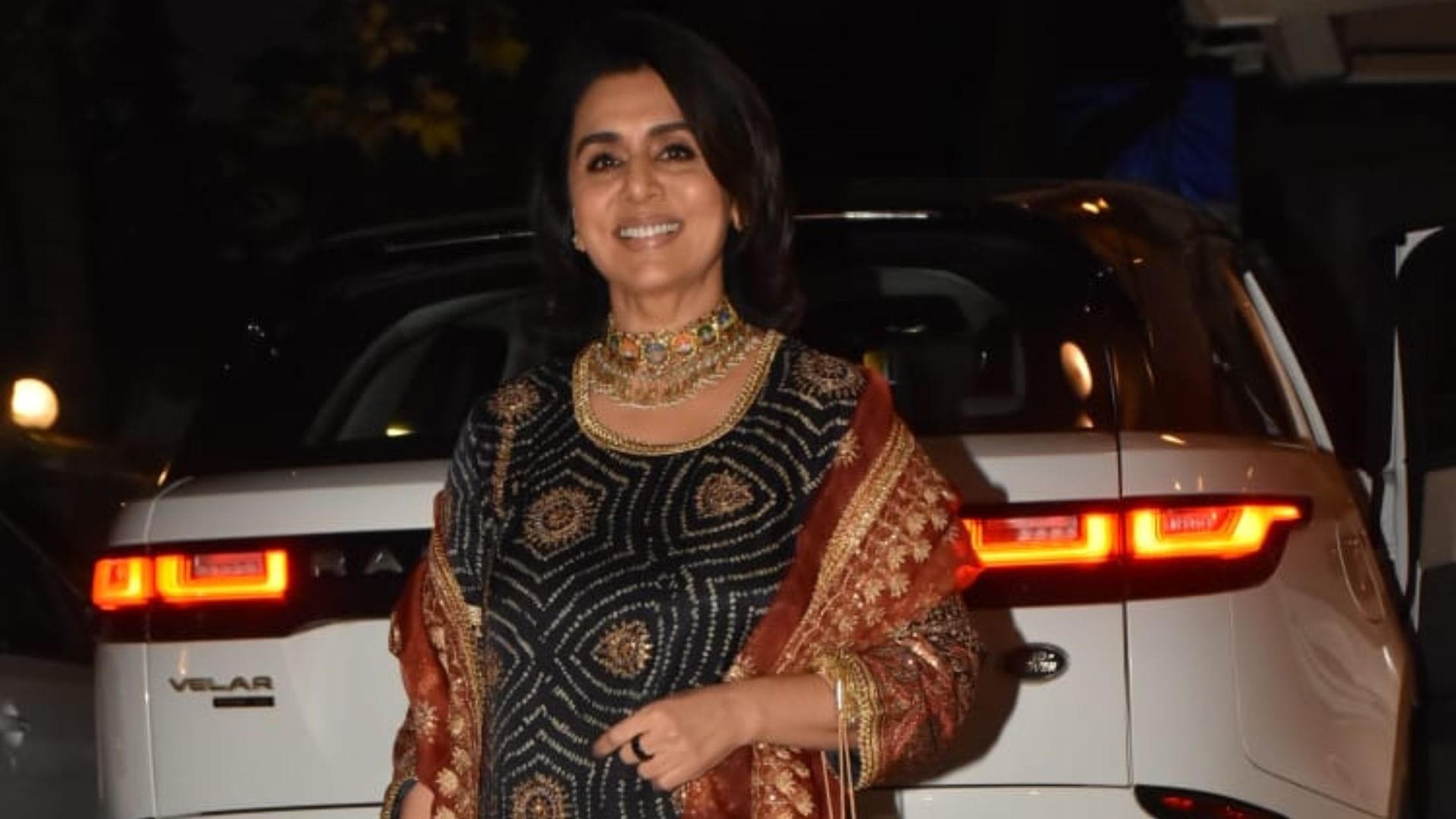 kareena kapoor diwali party 2022 karishma randhir soha ali neetu kapoor and babita spotted see photos