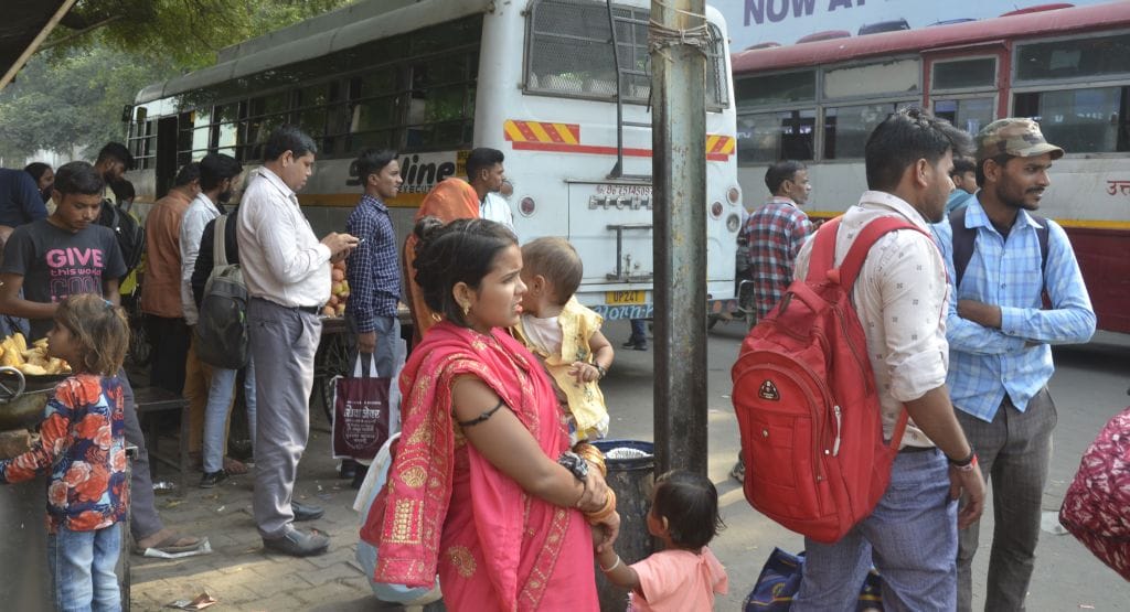 Buses coming full of load, the ones leaving are waiting for hours