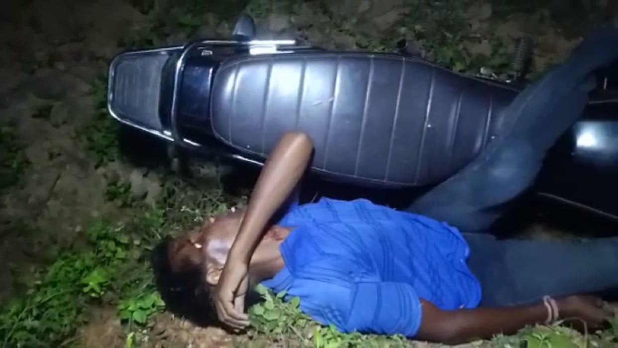 chhattisgarh young man dies after bike collides with tree in korba