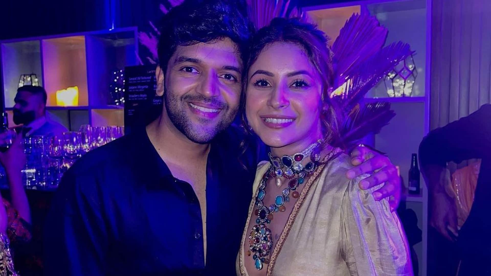 Shehnaaz Gill hit the floor with singer Guru Randhawa at the Diwali Party