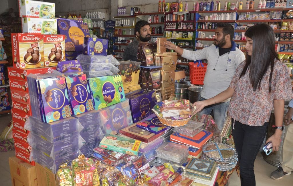 Preparations for Deepotsav, 180 crore purchases
