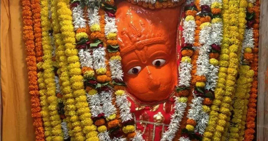 Hanuman Janmotsav 2022 sankat mochan worshiped in shiv ki nagri varanasi devotees queue in temples