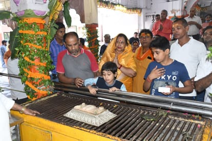 Hanuman Janmotsav 2022 sankat mochan worshiped in shiv ki nagri varanasi devotees queue in temples