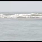 बंगाल के समुद्र तट पर उठा ज्वार-भाटा