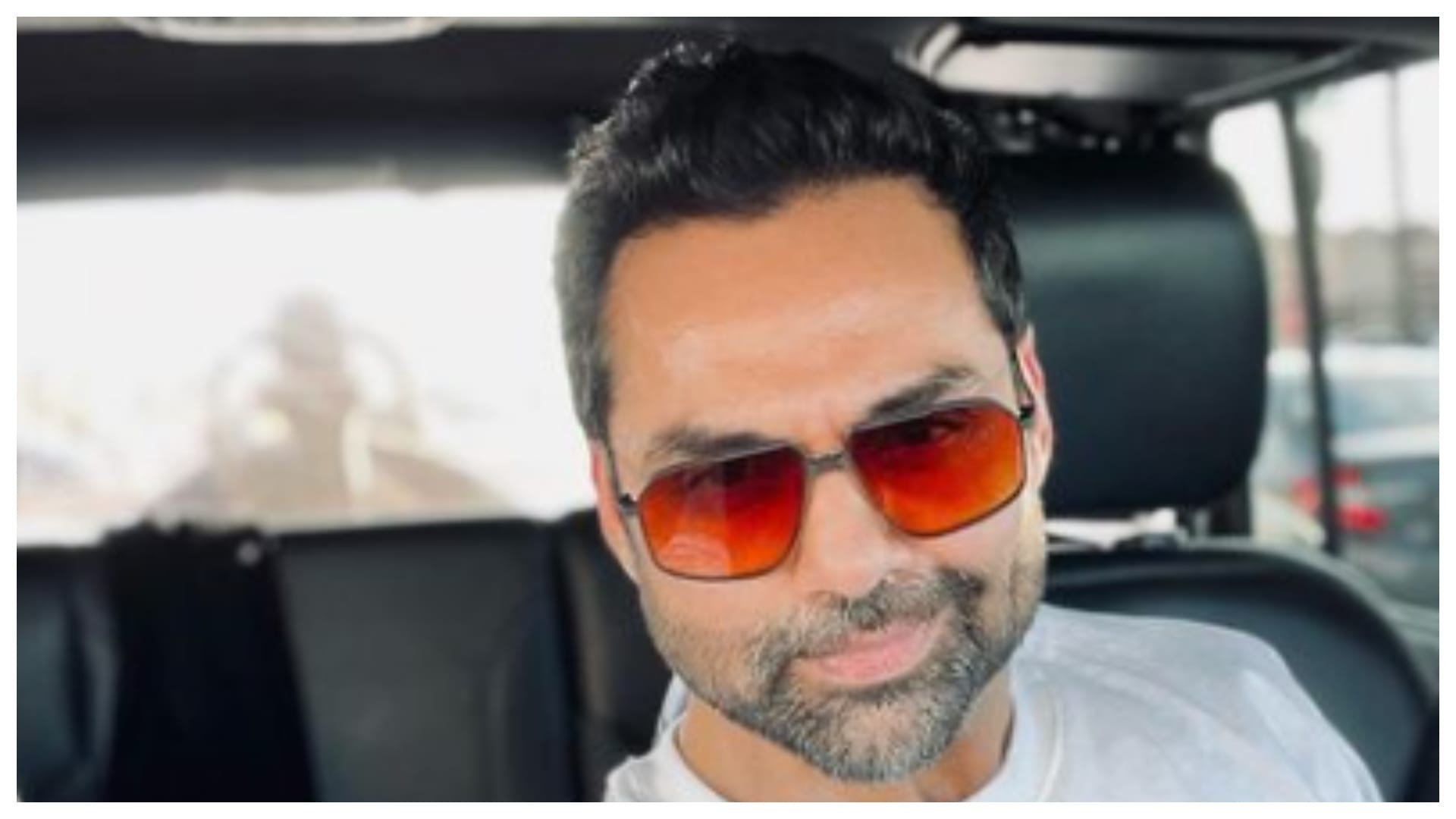 Abhay Deol shares Diwali 2022 photos with Preity Zinta on social media flaunts Dimples says happy dimpavli