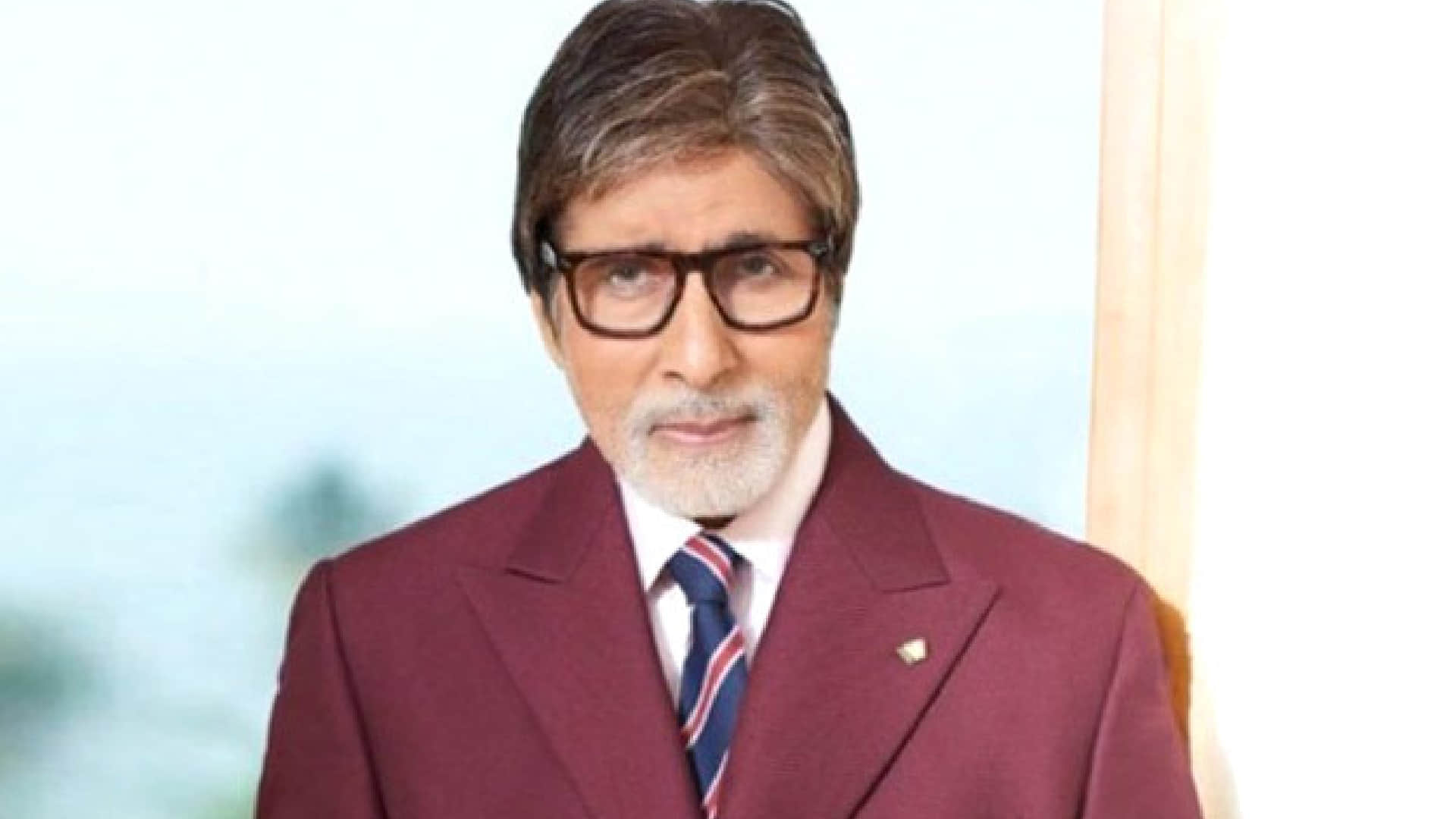 kaun banega crorepati 16 feet long hot seat built in Mumbai mall, Amitabh Bachchan share photo on social media