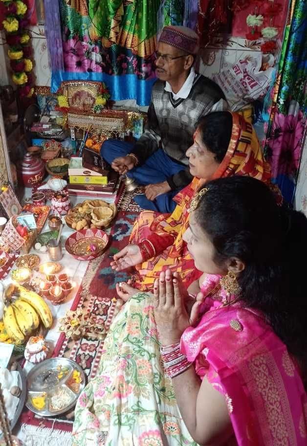 Diwali celebrated with pomp, Mahalaxmi Puja from house to house
