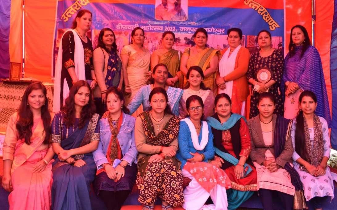 Women of police family showed talent in Deepawali fair