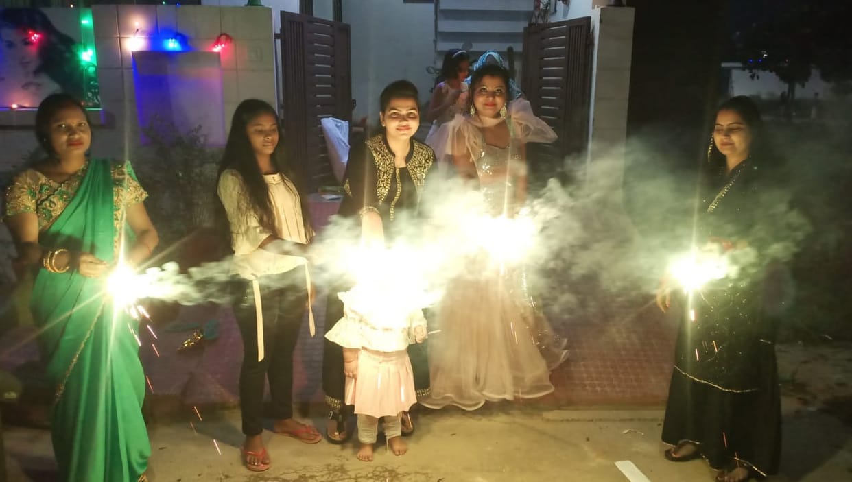 Homes, courtyards and temples illuminated on the occasion of Deepotsav