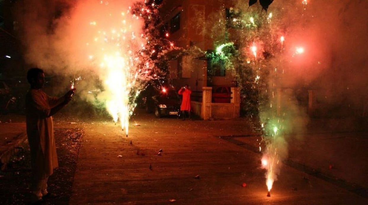 Delhi-NCR Air Pollution: Why every attempt to ban firecrackers fails