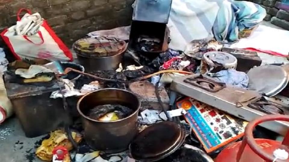 Fire at three places in Firozabad due to Diwali fireworks