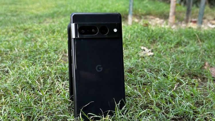 Google Pixel Owners Complain About Repeated App Crashes, - Amar Ujala ...