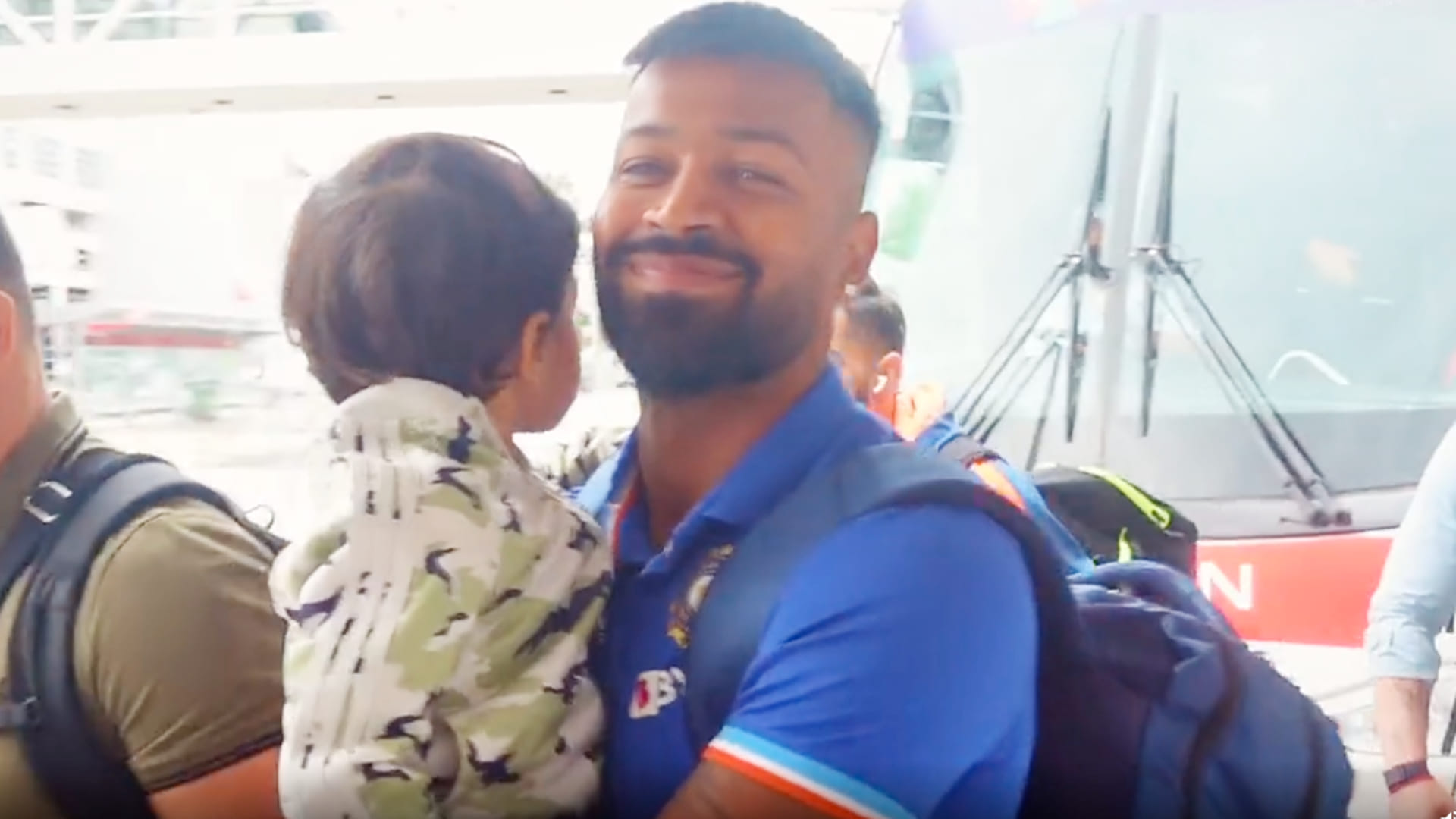T20 WC 2022: Team India reached Sydney, Dinesh Karthik says Ashwin thank you, gets funny answer; Video