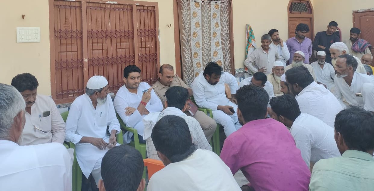 Former District Panchayat President reached to express grief over the death of mother daughter