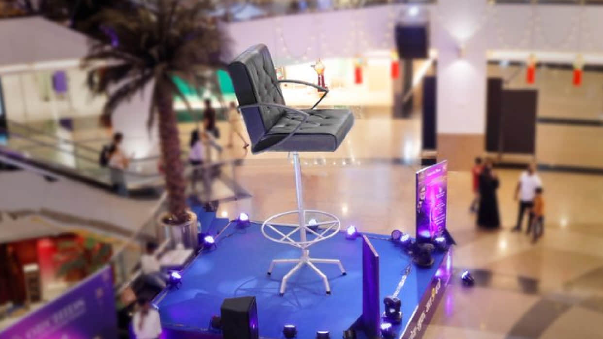 kaun banega crorepati 16 feet long hot seat built in Mumbai mall, Amitabh Bachchan share photo on social media