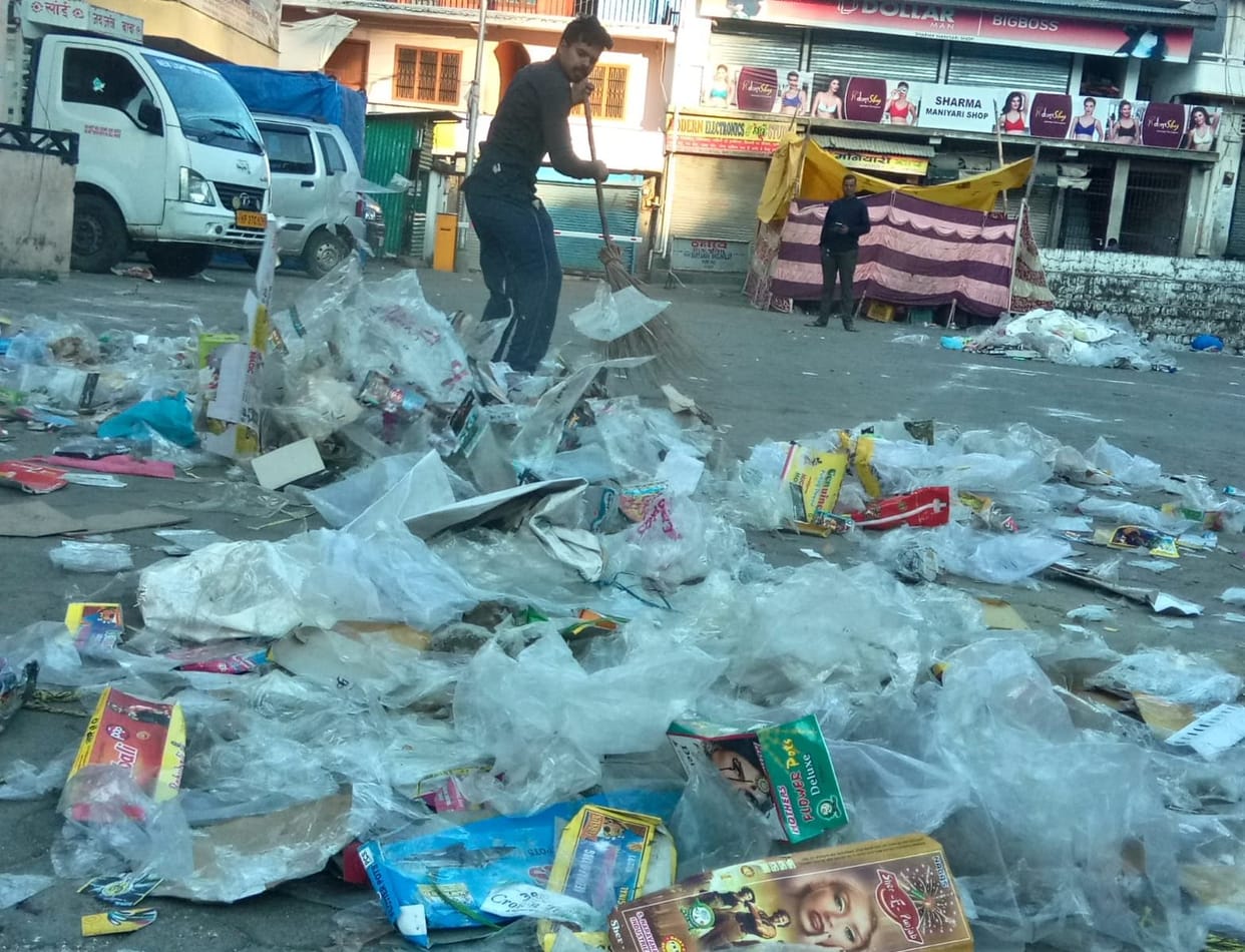 Traders spread garbage after earning thousands from firecrackers in Ramlila Maidan