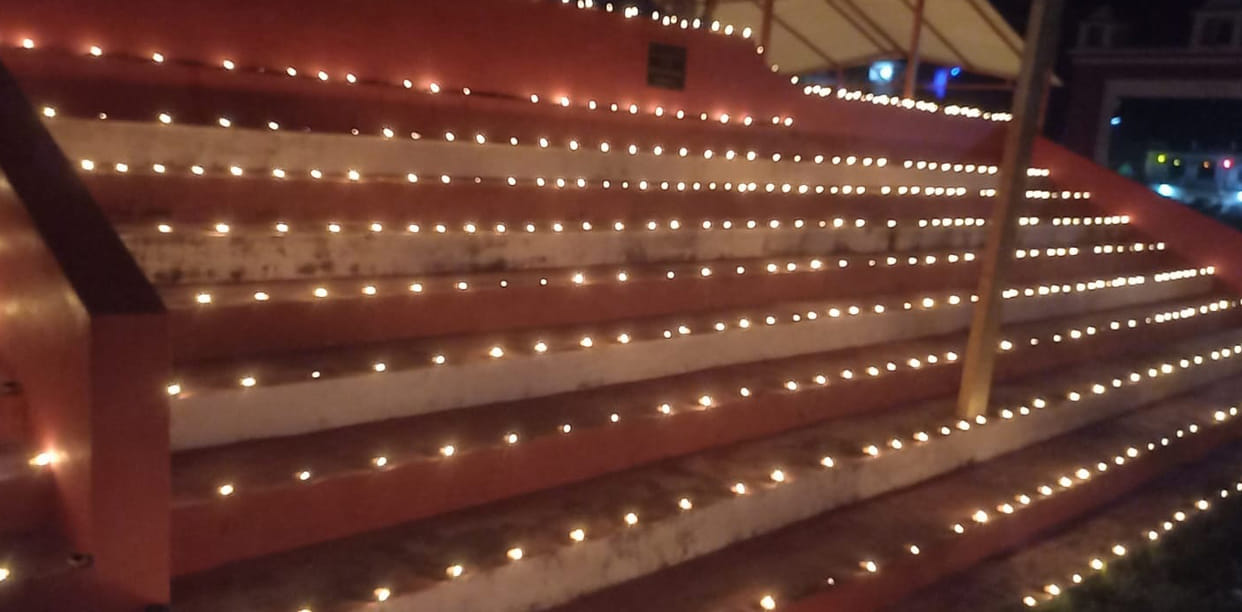 The shrine of Baba Fakira Das was illuminated with 11 thousand lamps
