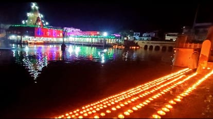 Giriraj Darshan huge crowd on Diwali in govardhan mathura