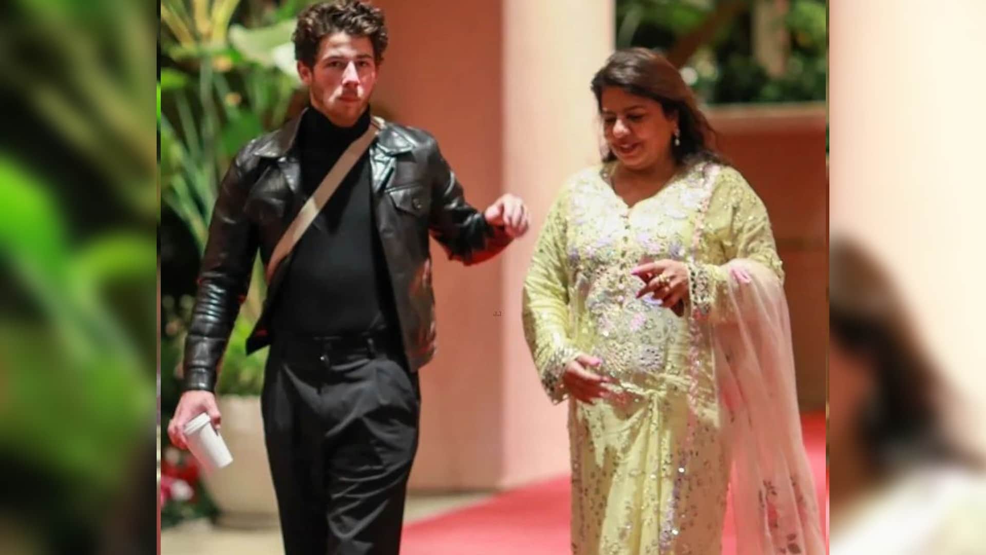Nick Jonas Priyanka Chopra Madhu Chopra Photos goes Viral on Social Media